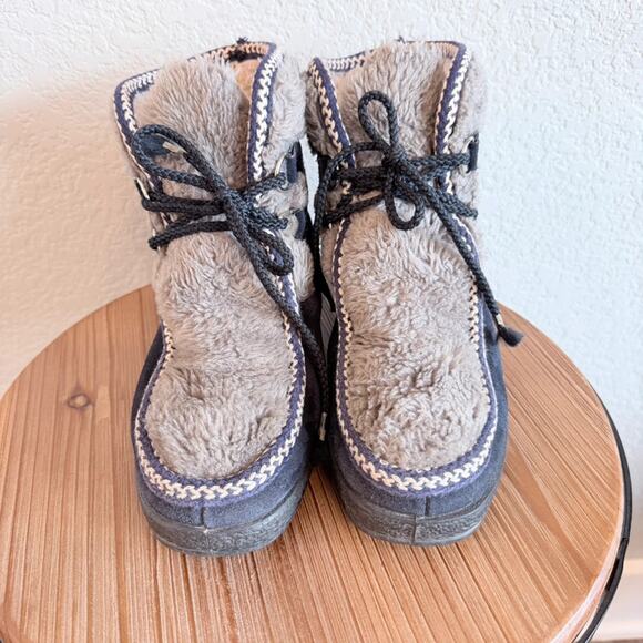 Yodelers Shoes - Yodelers Shearling Boots 7B Blue Suede Lace Up Made in USA Vintage Cozy